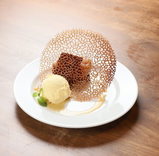 タルト・タタン　バニラアイス添え