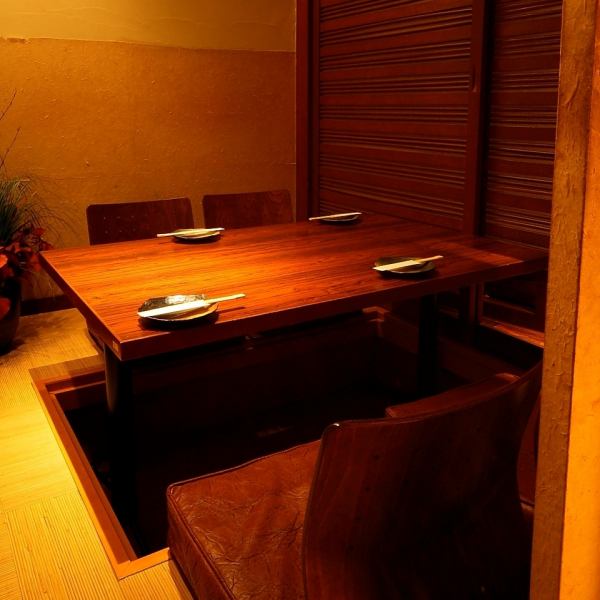 If you are a small group, here is a digging tatami room in a private room ... Please relax relaxingly with a healing space of 200% indirect lighting feeling ♪