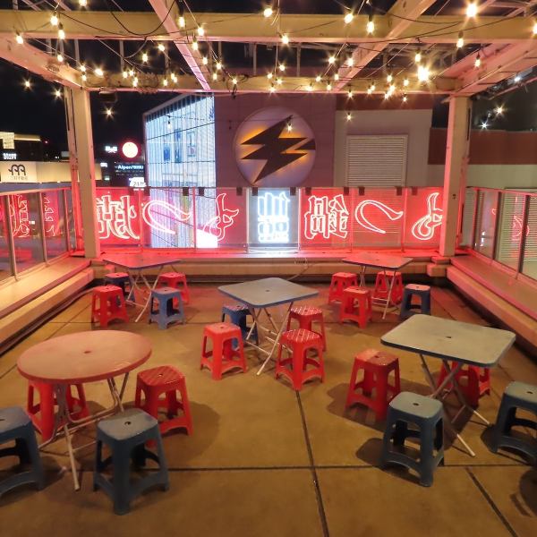 【解放感のあるテラス席】BBQでのご利用や、夜風にあたりながらのお食事も可能です♪