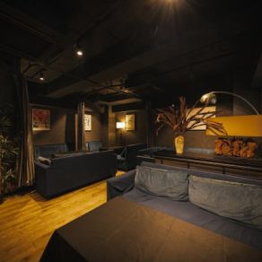 落ち着いた雰囲気のフロアを貸切にして、特別なひとときを演出。プライベート感あふれる空間で、イタリアンと会話を心ゆくまで楽しめます。大人数の宴会や大切な記念日のお祝いに最適です。