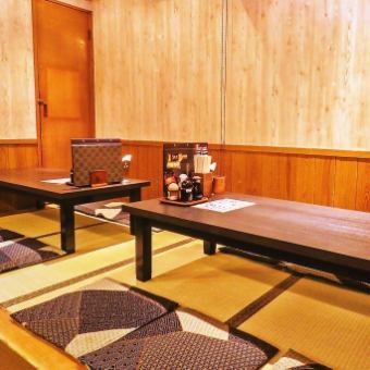 足元ゆったりのお座敷席でリラックスしてお食事をお愉しみください。