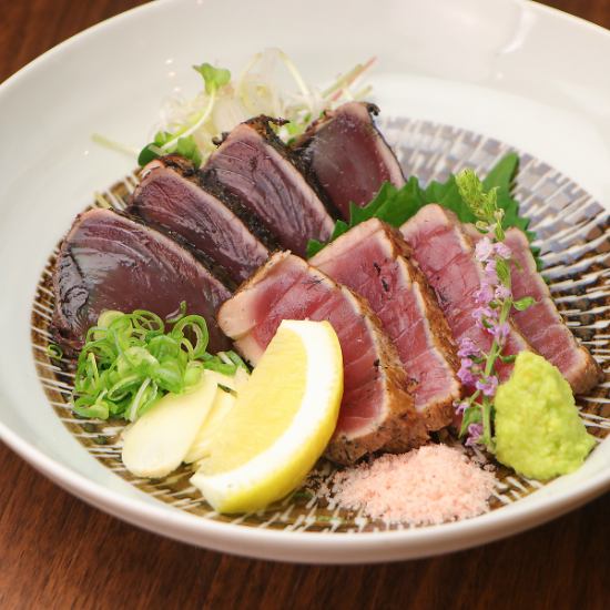 カツオの藁焼きなど和歌山食材を揃えた美味しい料理をご用意♪