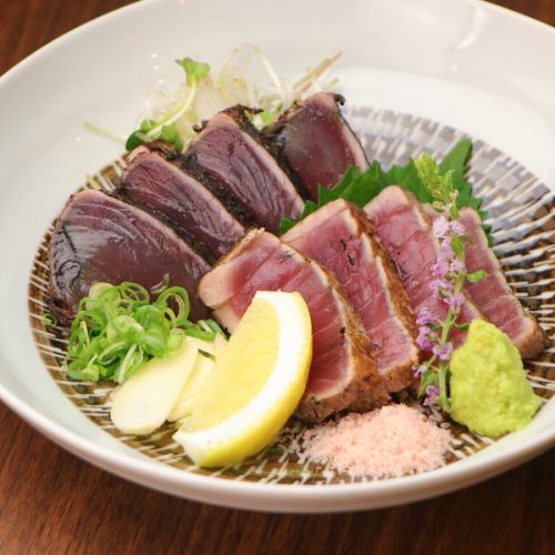 かつおと本マグロの藁焼き食べ比べ