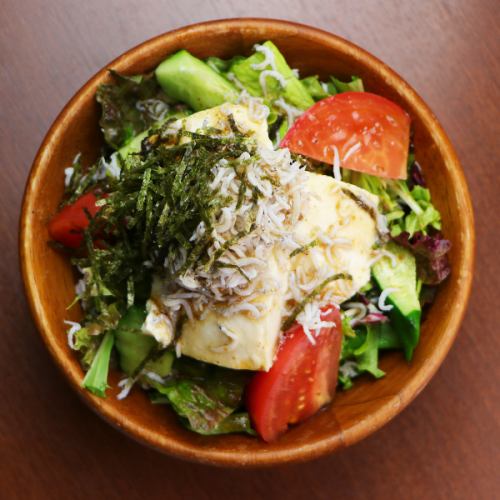 釜揚げしらすと豆富の和風サラダ