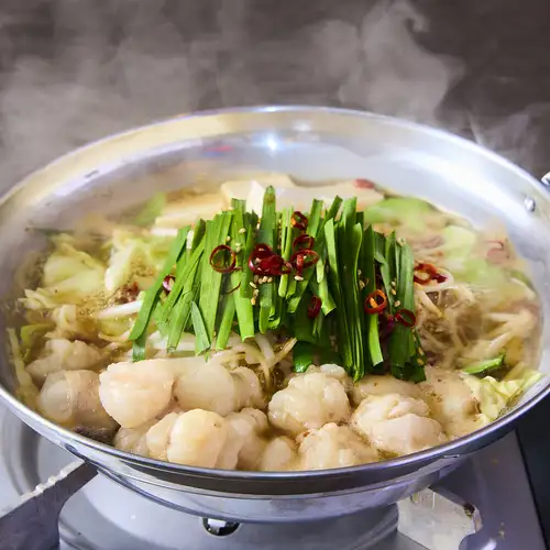 和牛もつにこだわりの出汁を使用したスープが良く絡む♪