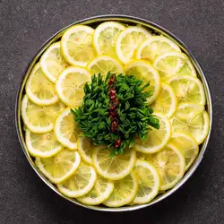 [Motsunabe (offal hot pot)] Serves 2, with green onion, salt, and lemon
