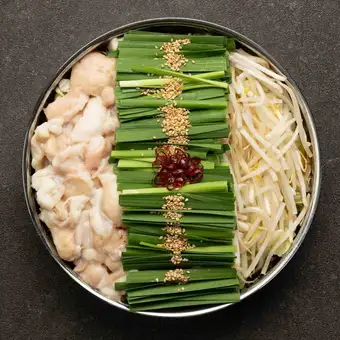 もつ鍋、カンパチ、鶏天。博多三段仕込みコース 全7品120分飲み放題付き