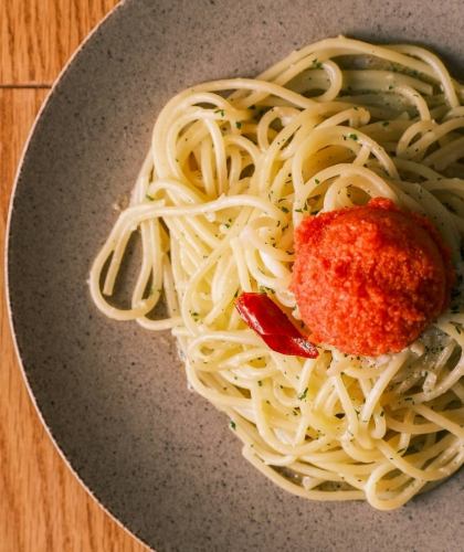 《日本一モチモチの生パスタ》10 時間煮込んだ鶏のブロードを使用した本気のペペロンチーノ