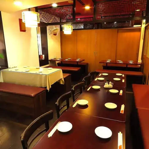 人数に合わせてレイアウトの変更も可能♪お気軽に御相談下さい!!新宿南口からも5分・代々木駅からは2分程度の駅チカ☆(新宿/南口/代々木/中華/飲み放題/食べ放題/個室)