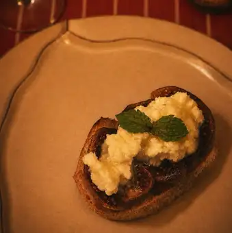 焼き果実とブッラータ