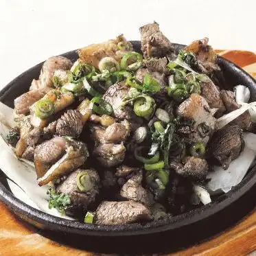 炭火で豪快に！地鶏の炙り焼き