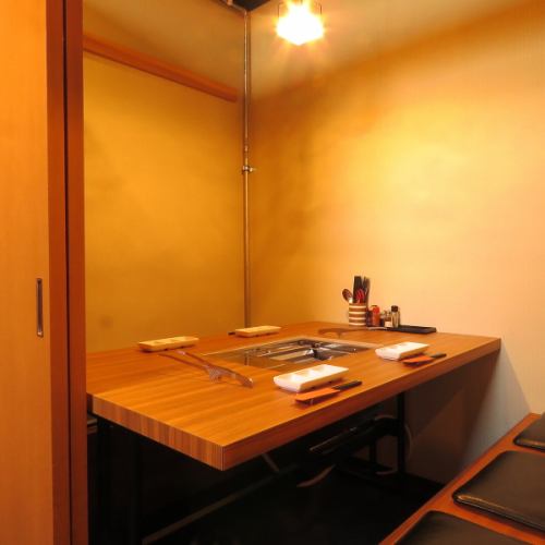 ゆっくりくつろげる空間。大切な方や誰にも邪魔されたくない方は是非この個室をご利用下さい!