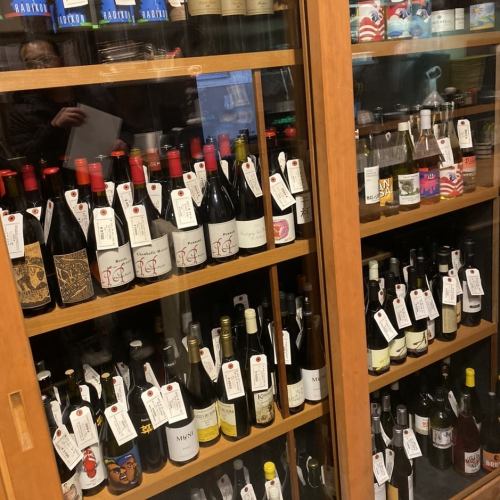 入口すぐの【ワインセラー】はインパクト大!!