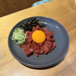 牛ハツのユッケ【女性に人気！】