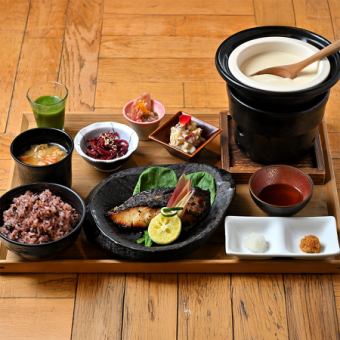 銀鱈の西京味噌焼き膳