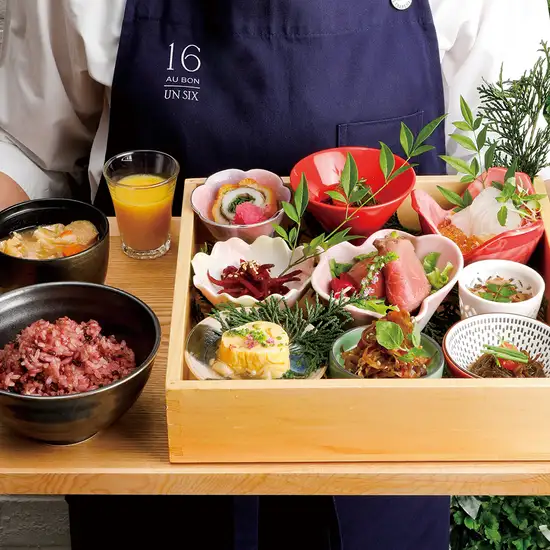 女子会やデートにオススメ☆スタイリッシュな店内で、カラダにやさしい一汁六菜定食♪