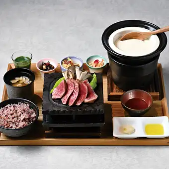 黒毛和牛の赤身肉ステーキ膳
