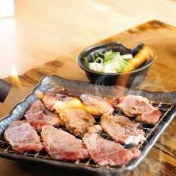 卓上で炙る!マグロほほ肉豪快炙り