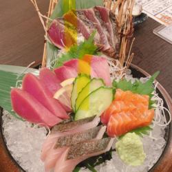 900度で炙る藁焼きカツオ入り!怒涛の豪快6点盛り 2~3人前