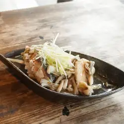 秋鮭の唐揚げ ～松茸香るきのこ餡掛け～