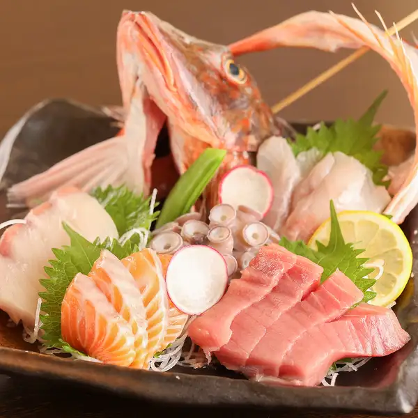 【宴会に最適】お刺身の盛り合わせ◆大衆酒場かりき横丁で楽しむ新鮮な海の幸