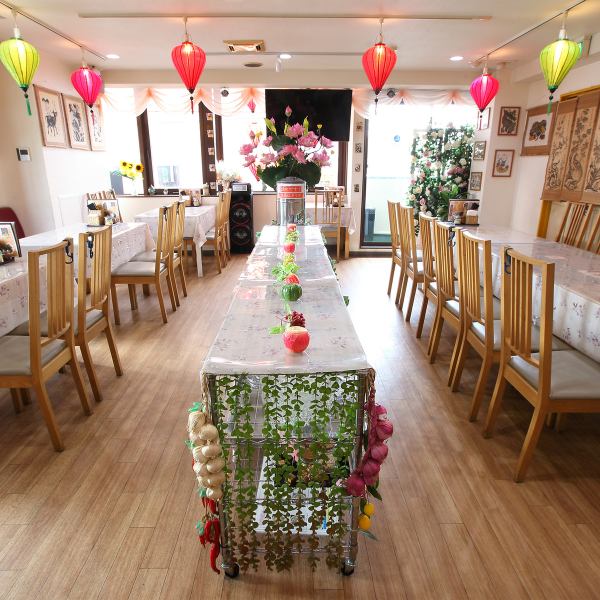 ★Can be reserved for up to 30 to 50 people★The interior is decorated with the image of a celebration, so it is recommended for banquets and celebrations.◎You are also welcome to bring in cakes and bouquets! , Enjoy the course meal.All-you-can-drink for 2 hours is included, so you can have a relaxing time!