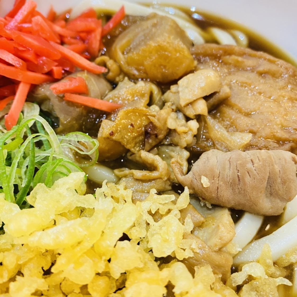 A fried chicken and udon set is 660 yen, and set meals start from 690 yen.