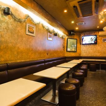 【テーブル席　２５席】