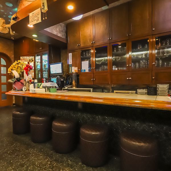 軽くつまめるお菓子をいくつかご用意しております!持ち込みもOK★