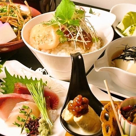 お酒の為の創作料理の数々