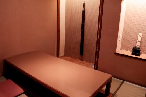 <p>広々・清潔感のある店内は、女子会・会社宴会などの各種ご宴会にぴったりです。多様なシーンでご利用ください！</p>