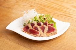 炙りマグロのカルパッチョ