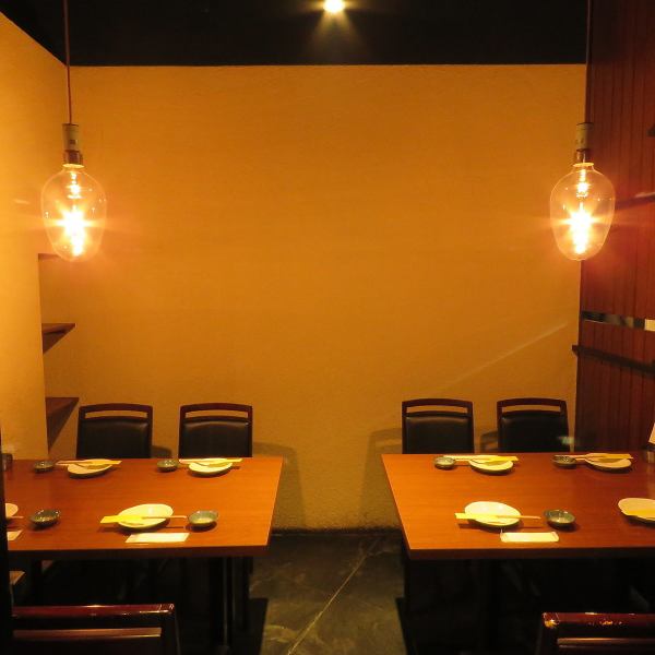 We also have table seats perfect for small groups! Great for after work, on a date, or for a drinking party with friends!