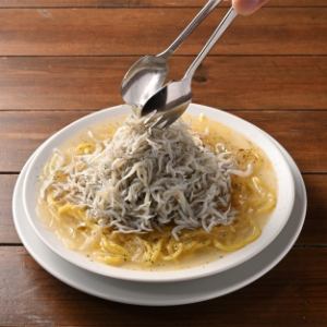 《数量限定》釜揚げシラスのペペロンチーノ