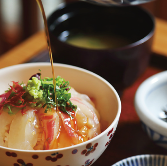 【에히메 명물의 도미메시】 도미의 맛을 마음껏 즐길 수 있는, 당지 특유의 호화스러운 일품을 꼭 즐겨 주세요!
