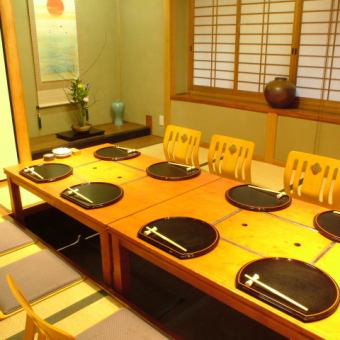 最多可容納8人的包房座位正在挖掘tatatsu座位，您可以在上面放鬆一下。有兩種類型的房間，一種是私人房間，另一種是私人房間。最多可供24人使用。推薦高品質的休閒空間，不僅適合與家人和朋友一起用餐，還適合舉辦各種宴會。