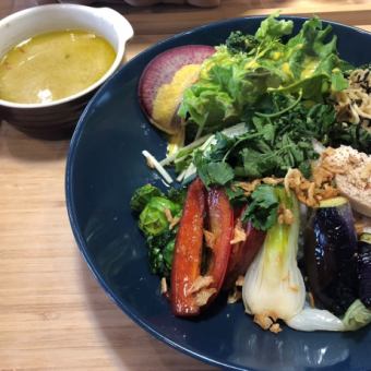 新鮮蔬菜綠咖哩午餐套餐(含飲料)