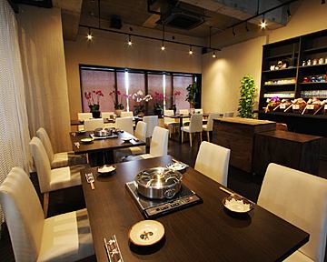 【Atmosphere】 ◎ Large people gather for a hideout shabu-shabu specialty shop】 We have a spacious seating so you can dine slowly.For the whole smoking banquet, meals with children are greatly appreciated!Please feel free to visit us ♪