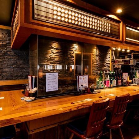 Counter seats where you can enjoy primitive grills in front of you are also popular seats ♪ Recommended for meals and dates with friends ☆