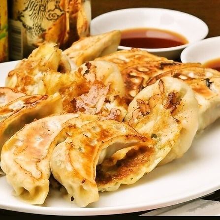 I can't stop my hands! It's definitely delicious ☆ ≪All-you-can-eat 2 types of gyoza course≫