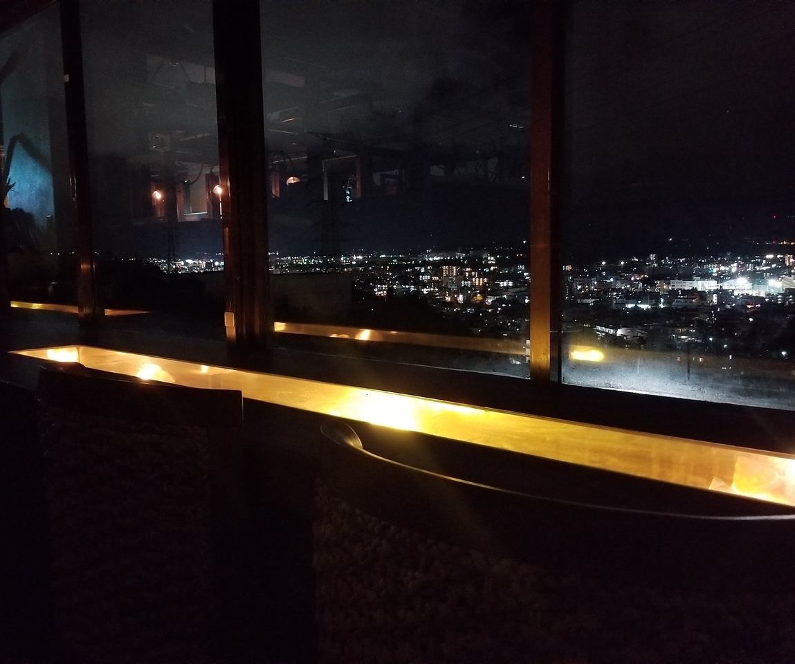A seat with a view of the night view (reservation required)