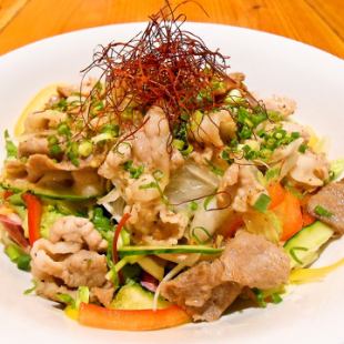 烤猪肉涮涮锅沙拉