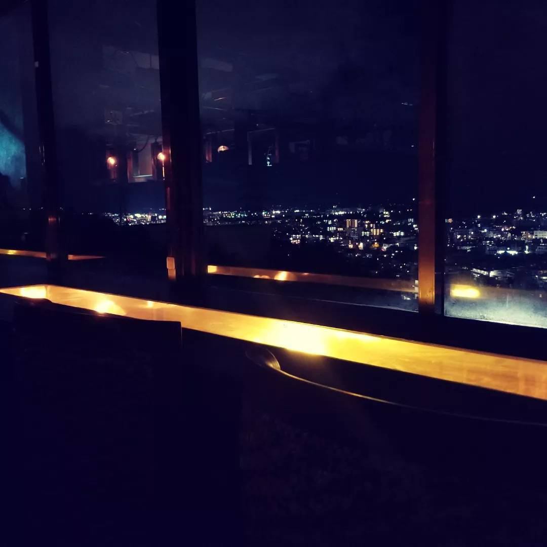 飲み放題コースもございます♪夜景を見ながら飲むお酒は格別♪