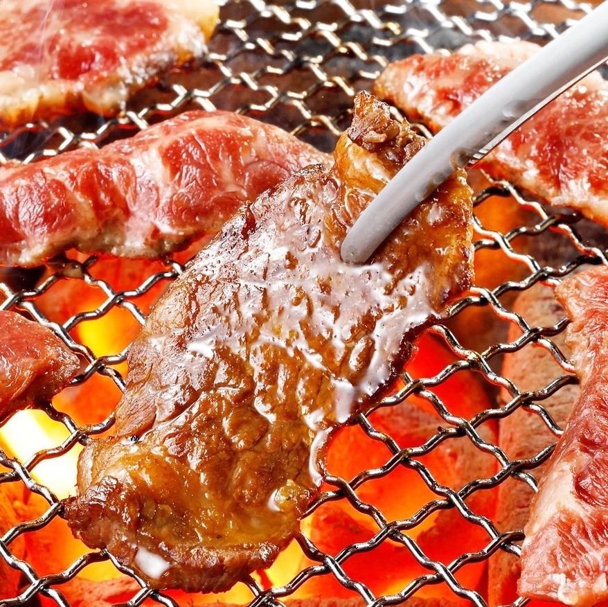 自慢の全40品食べ放題＆牛サガリ盛りプランが2980円(税込)！