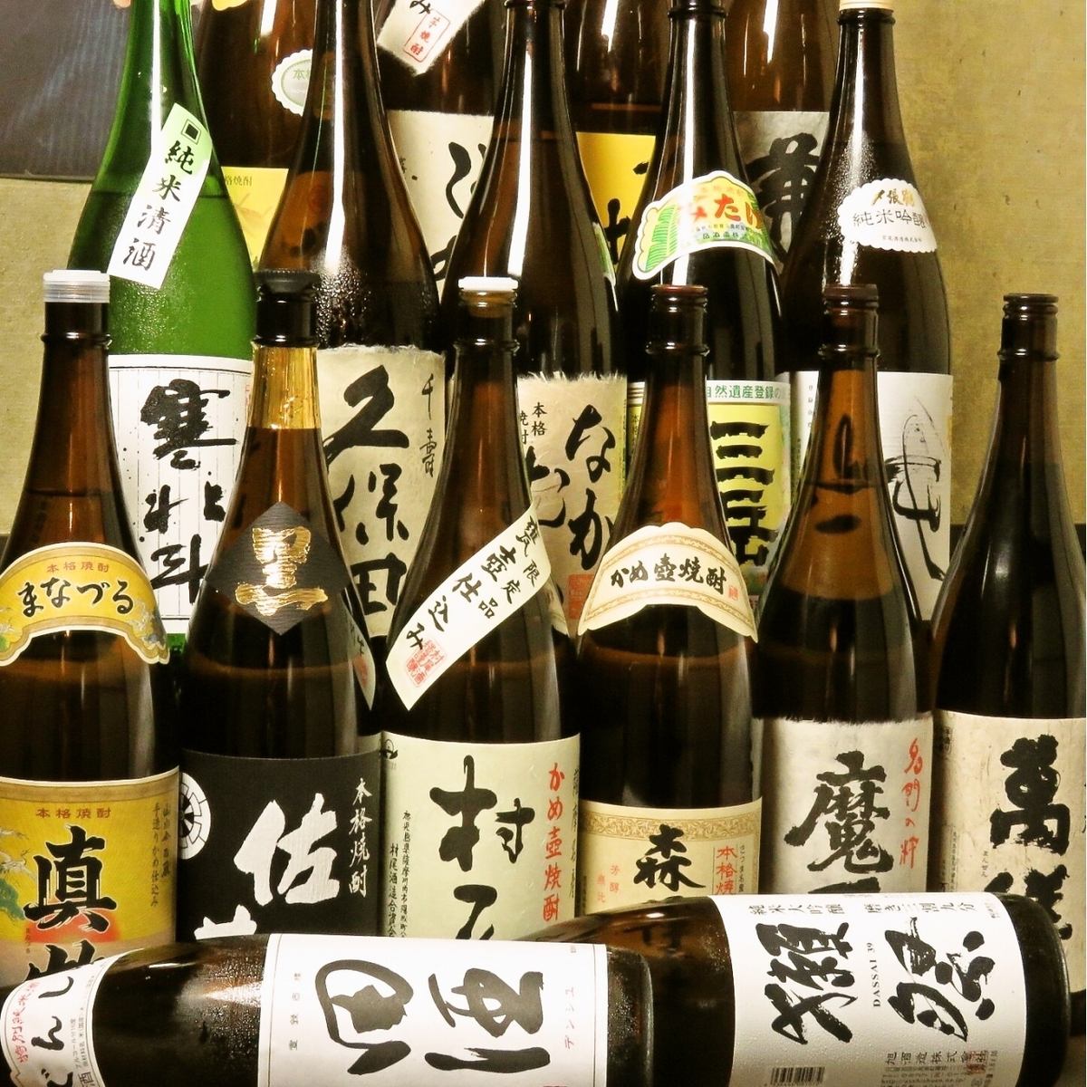 A lot of special shochu and sake that go well with the dishes carefully selected by the manager!