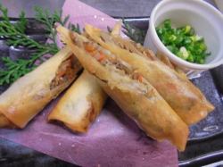 Crispy! And juicy beef burdock spring rolls