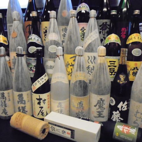 Approximately 100 brands of discerning shochu lineup