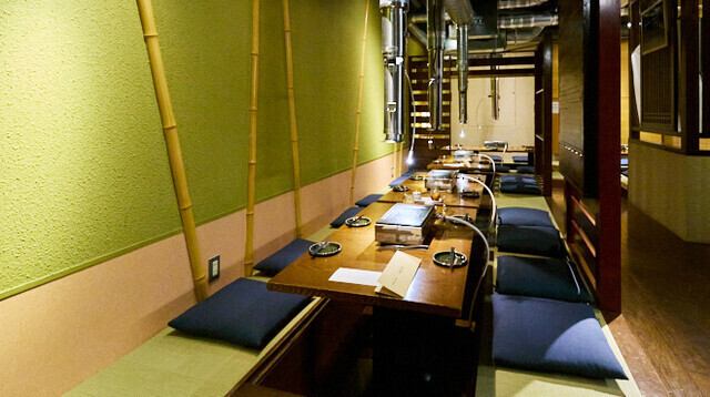 The entire floor can be reserved for groups of 20 or more♪ All seats are semi-private rooms, so you can enjoy a special moment. Our restaurant is conveniently located just 1 minute from Seijo Gakuenmae Station. All seats are semi-private sunken kotatsu seats, so you can rent out the entire floor for groups of around 20 or more, and it is perfect for families! We also have fully private rooms available exclusively to members, and we also offer courses that are only available in private rooms.Furthermore, the facility is barrier-free, with handrails installed along the aisles.