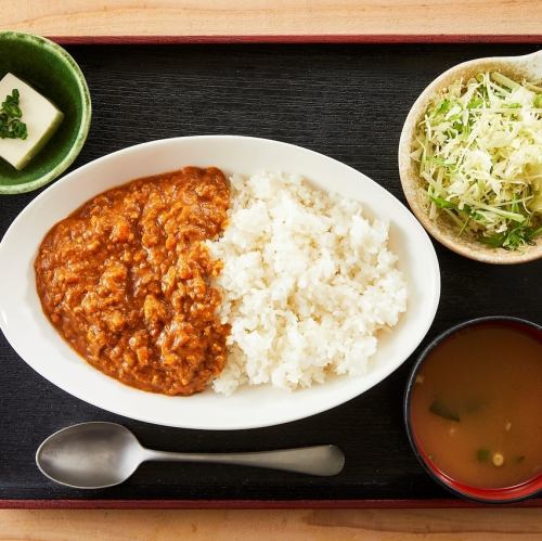 アケボノヤ定番カレー