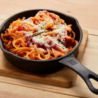 Old-fashioned Neapolitan spaghetti